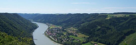 Blick vom Ebenstein ins Donautal.